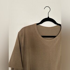 Lululemon Classic Fit Cotton Blend Tee in color Artifact